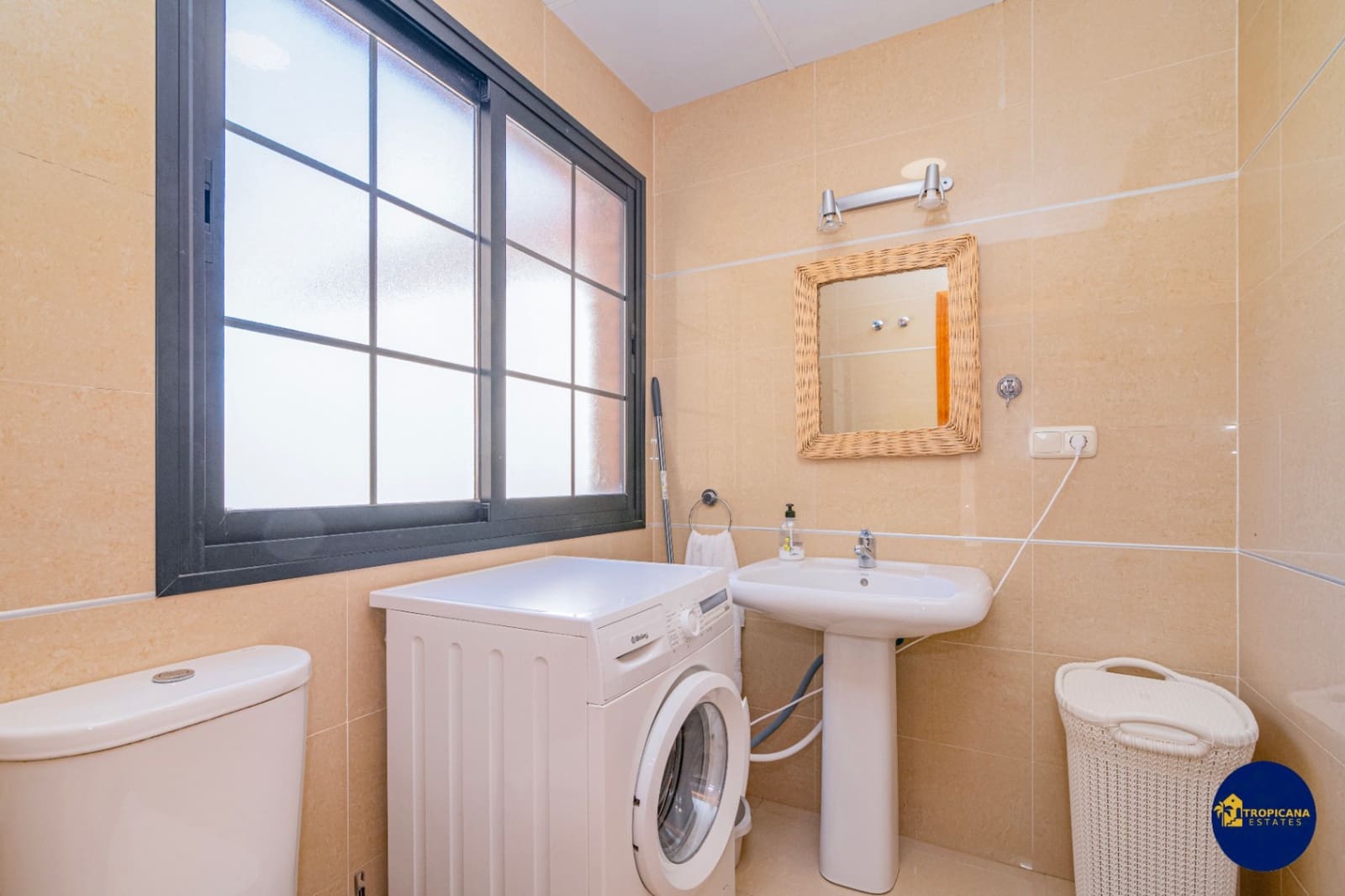 4 bedroom Villa for sale in Almunecar with pool garage - € 720,000 (Ref: 9273045)