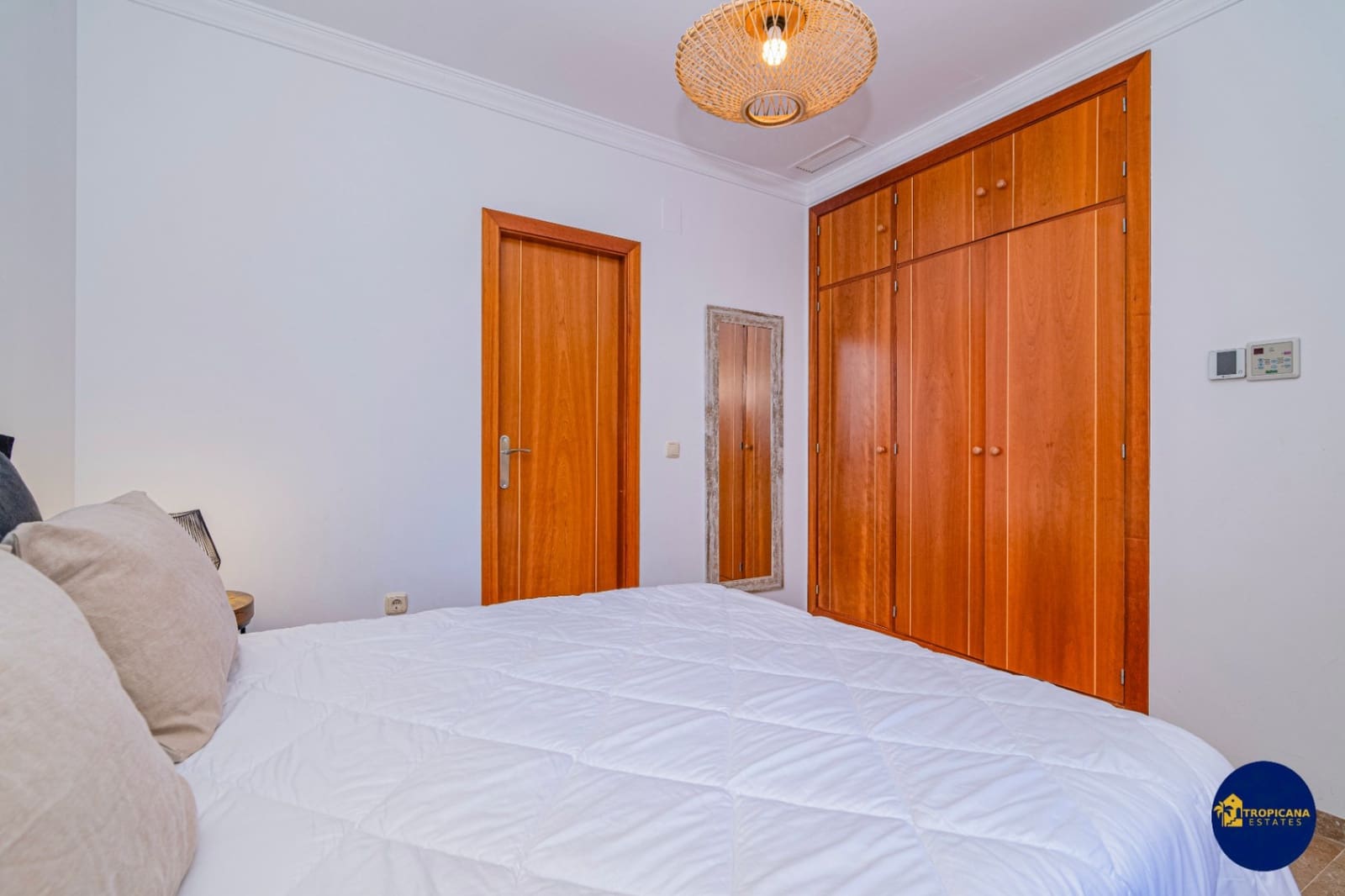 4 bedroom Villa for sale in Almunecar with pool garage - € 720,000 (Ref: 9273045)