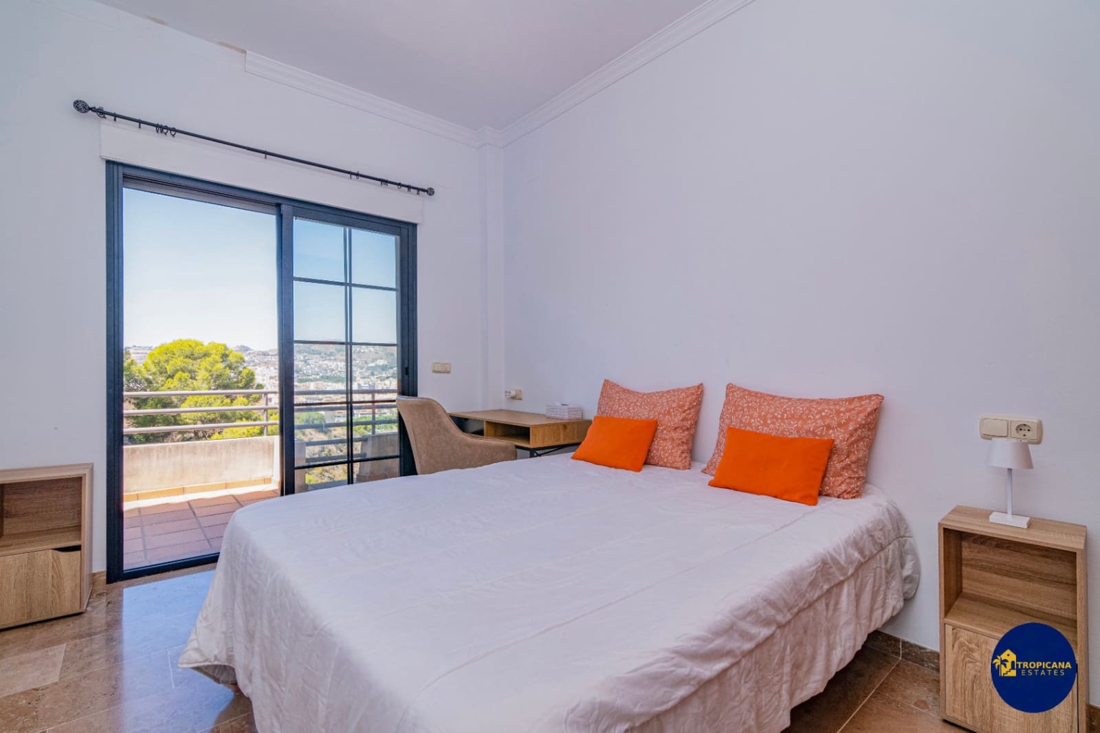 4 bedroom Villa for sale in Almunecar with pool garage - € 720,000 (Ref: 9273045)