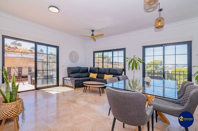 4 sypialnia Willa na sprzedaż w Almuñécar z basenem garażem - 720 000 € (Ref: 9273045)