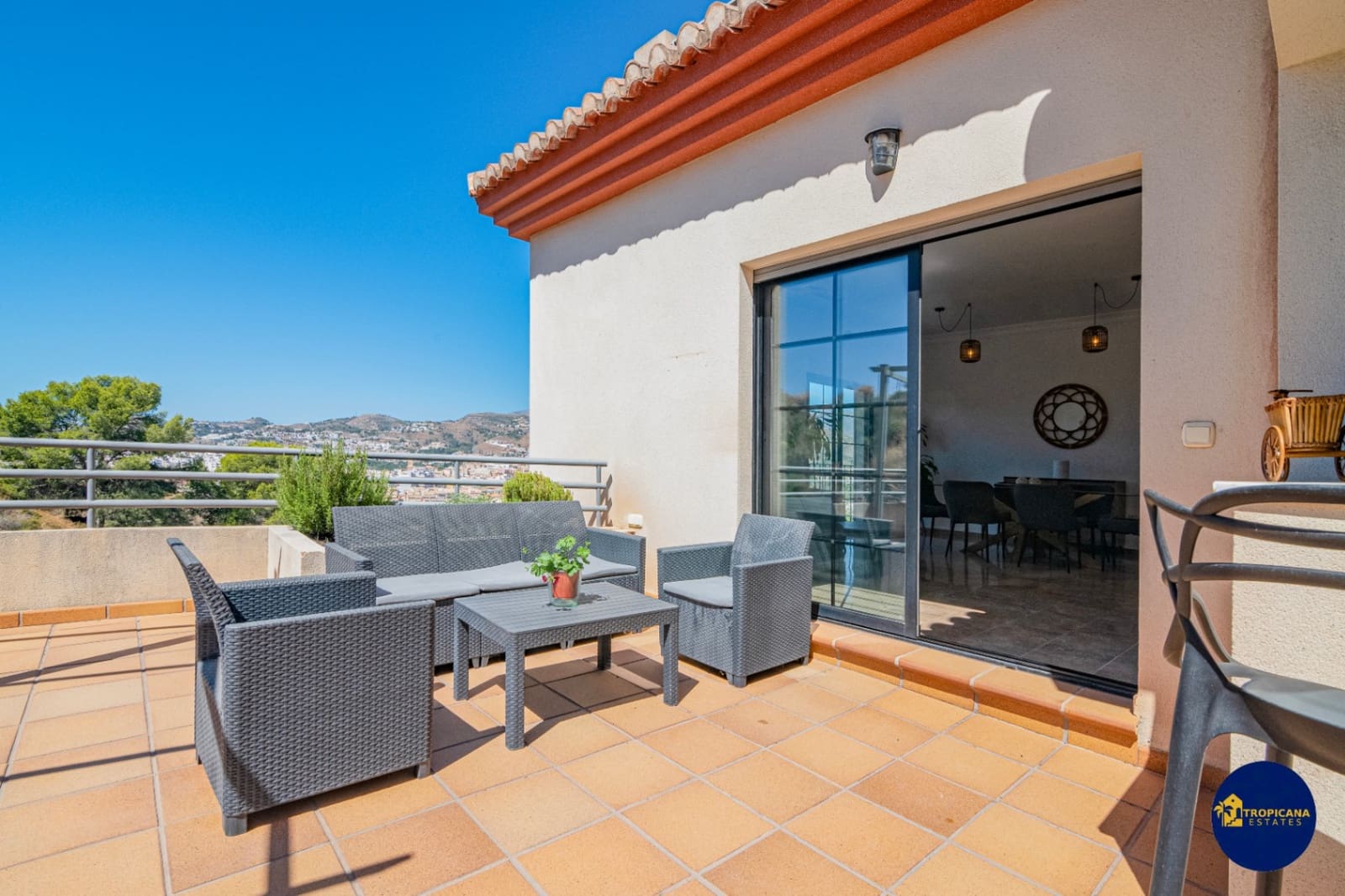 4 bedroom Villa for sale in Almunecar with pool garage - € 720,000 (Ref: 9273045)