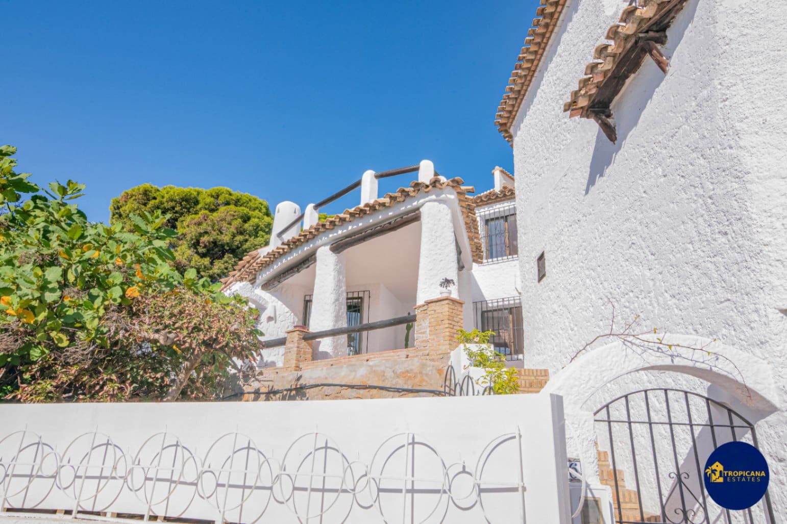 2 sovrum Radhus till salu i Salobrena - 329 000 € (Ref: 9395496)