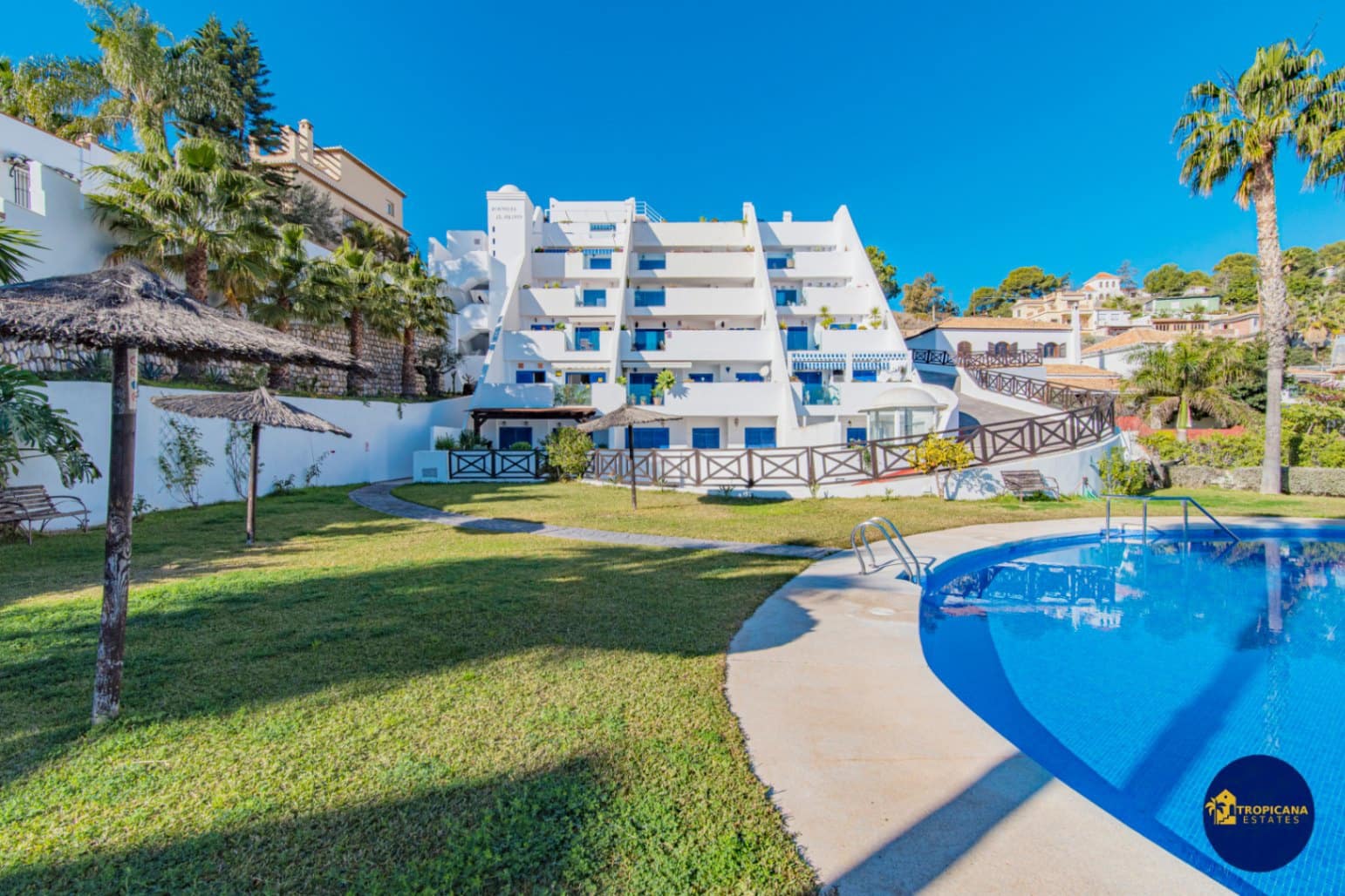 2 sovrum Lägenhet till salu i Almunecar med pool garage - 349 000 € (Ref: 9432508)