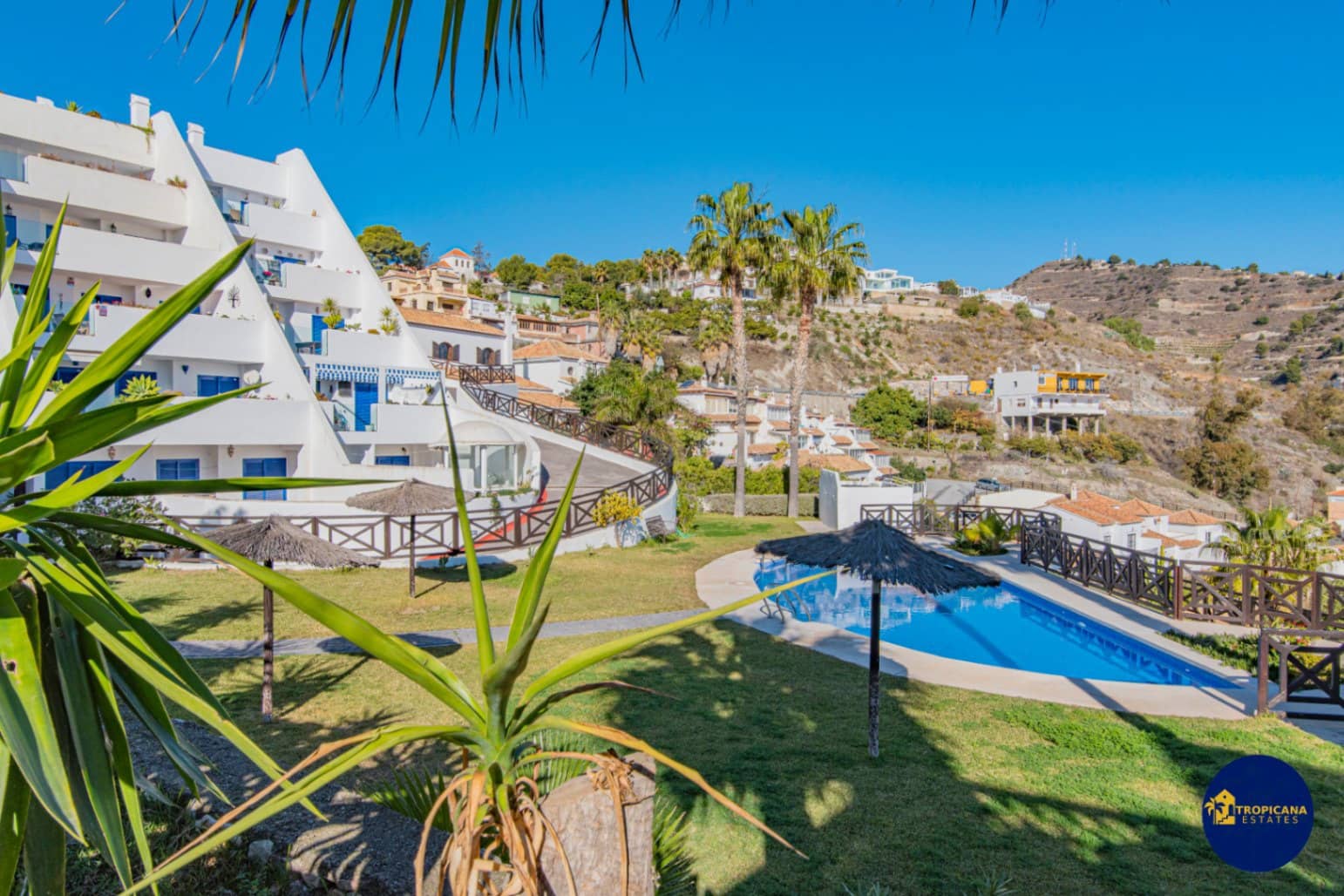 2 sovrum Lägenhet till salu i Almunecar med pool garage - 349 000 € (Ref: 9432508)