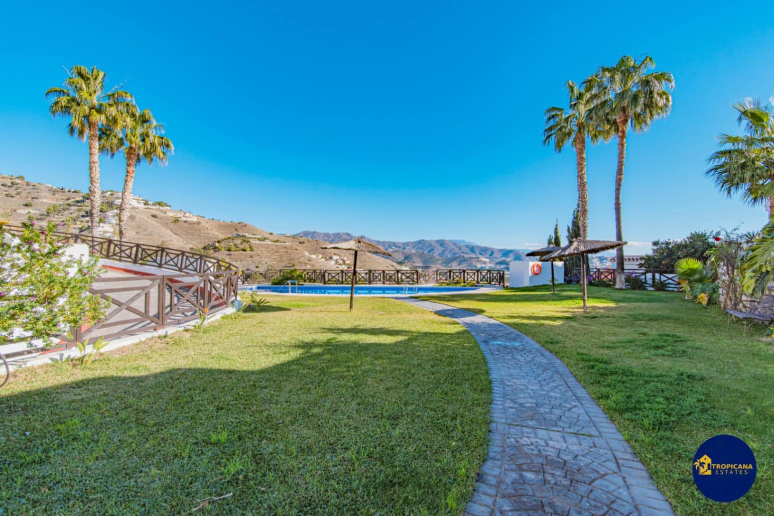 2 sovrum Lägenhet till salu i Almunecar med pool garage - 349 000 € (Ref: 9432508)