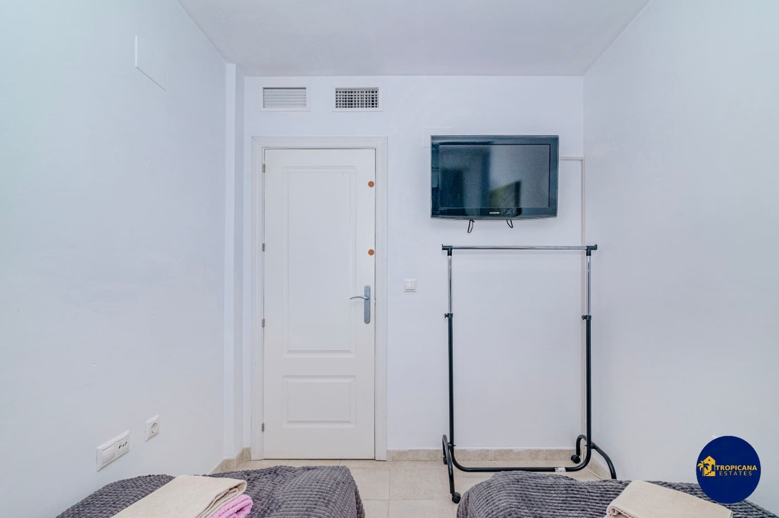 2 bedroom Apartment for sale in Cotobro with pool garage - € 395,000 (Ref: 9432508)