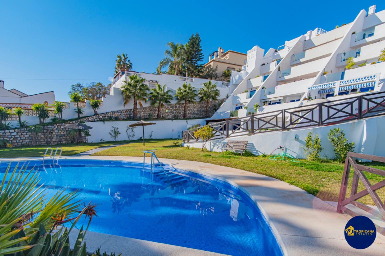 2 bedroom Apartment for sale in Cotobro with pool garage - € 395,000 (Ref: 9432508)