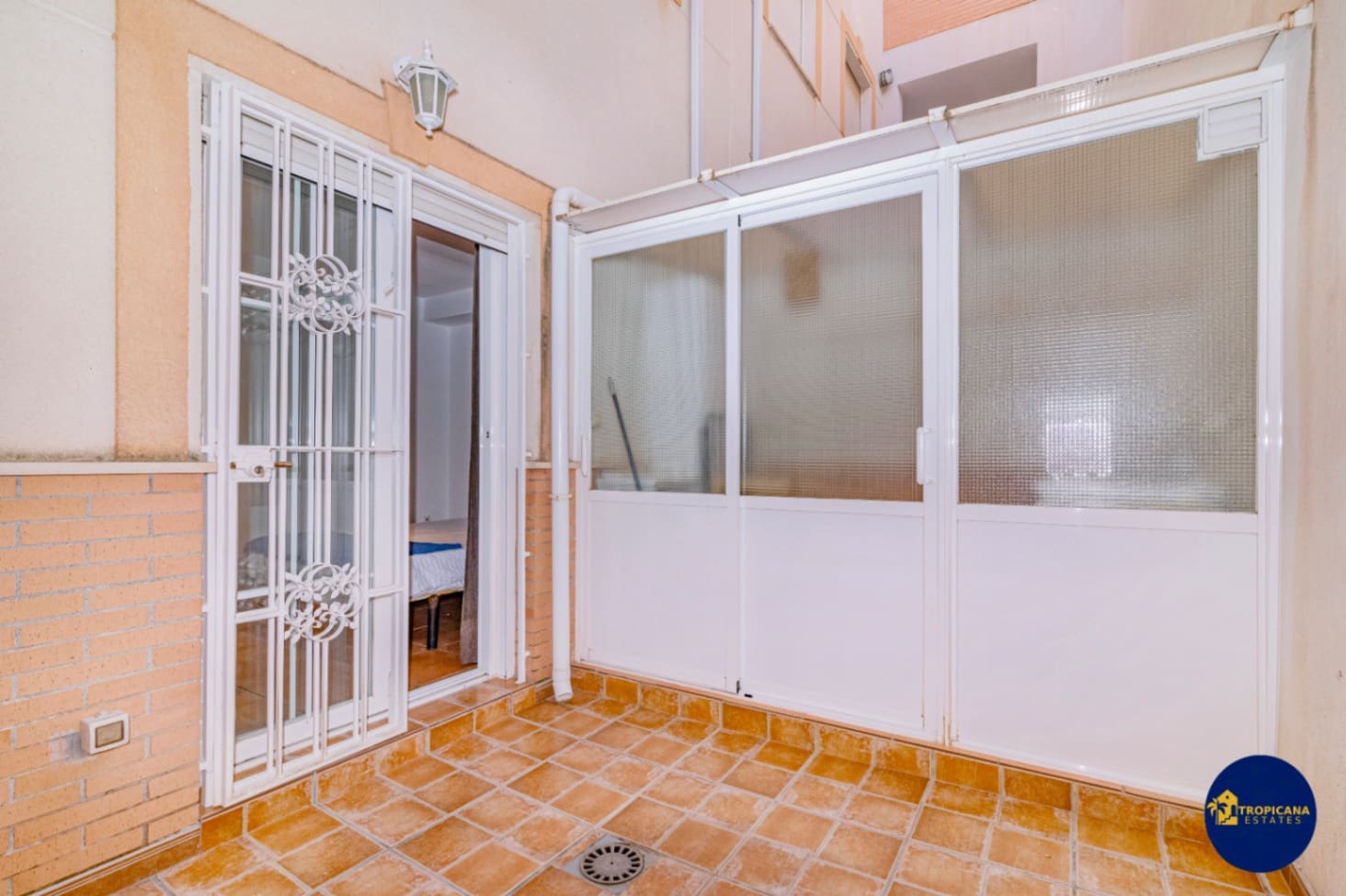 2 soverom Leilighet til salgs i Almunecar med svømmebasseng garasje - € 259 000 (Ref: 9432509)