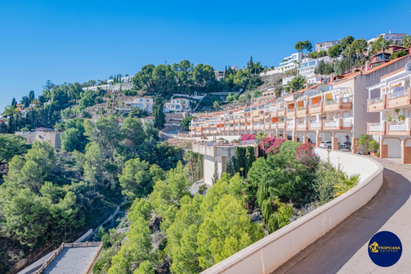 2 soverom Leilighet til salgs i Almunecar med svømmebasseng garasje - € 259 000 (Ref: 9432509)