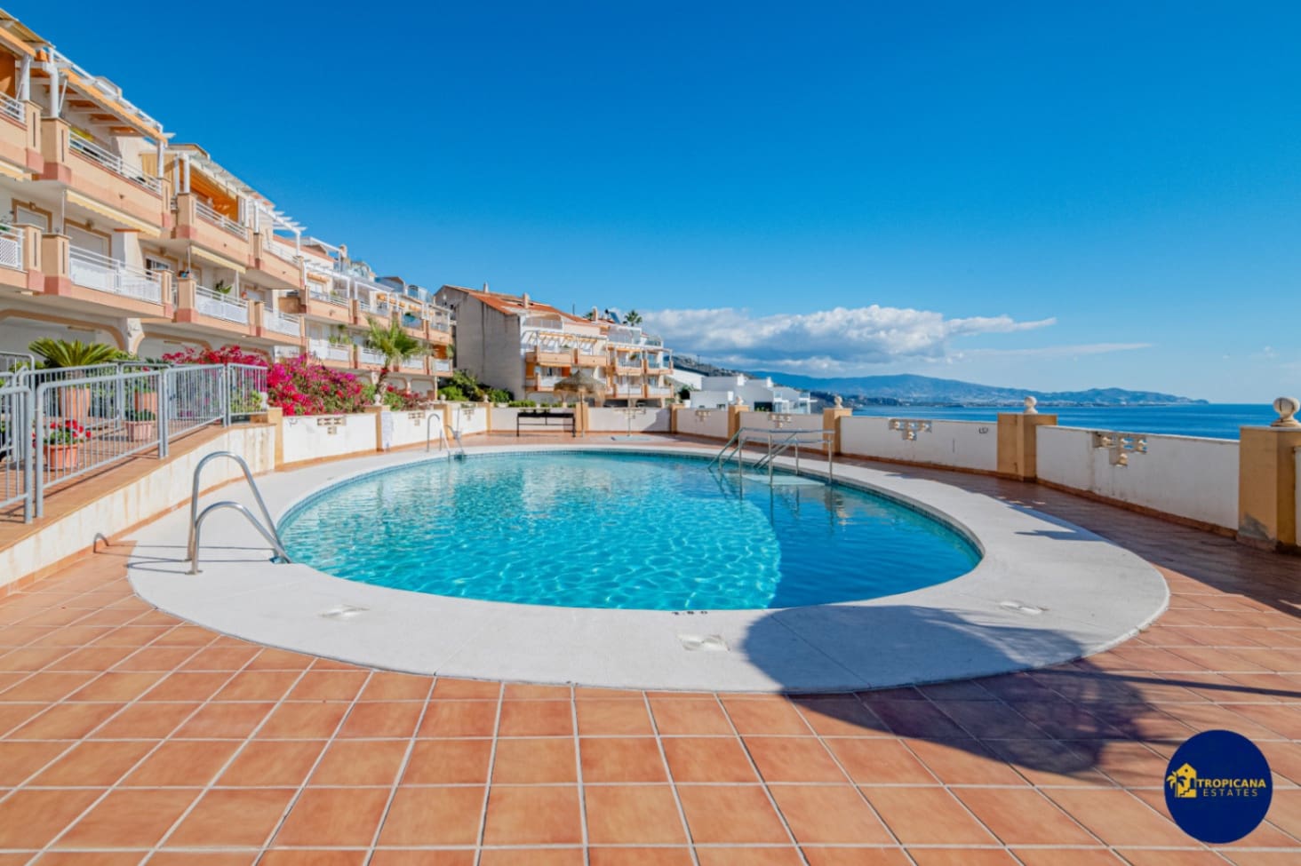 2 soverom Leilighet til salgs i Almunecar med svømmebasseng garasje - € 259 000 (Ref: 9432509)