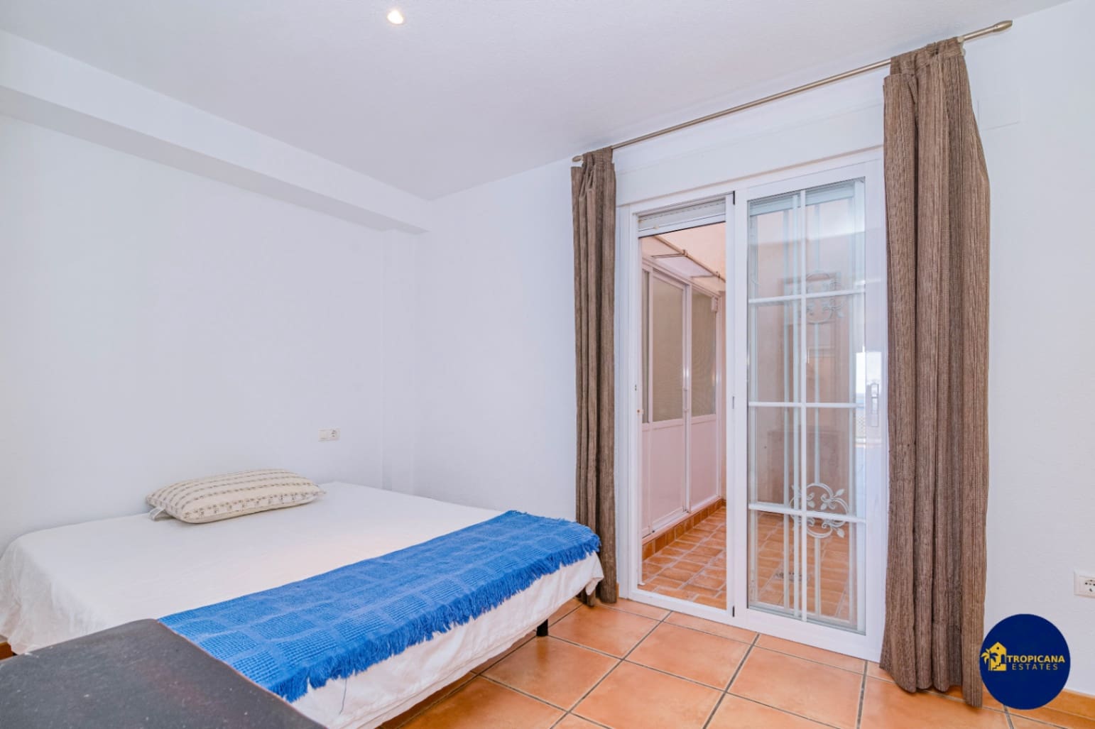 2 soverom Leilighet til salgs i Almunecar med svømmebasseng garasje - € 259 000 (Ref: 9432509)