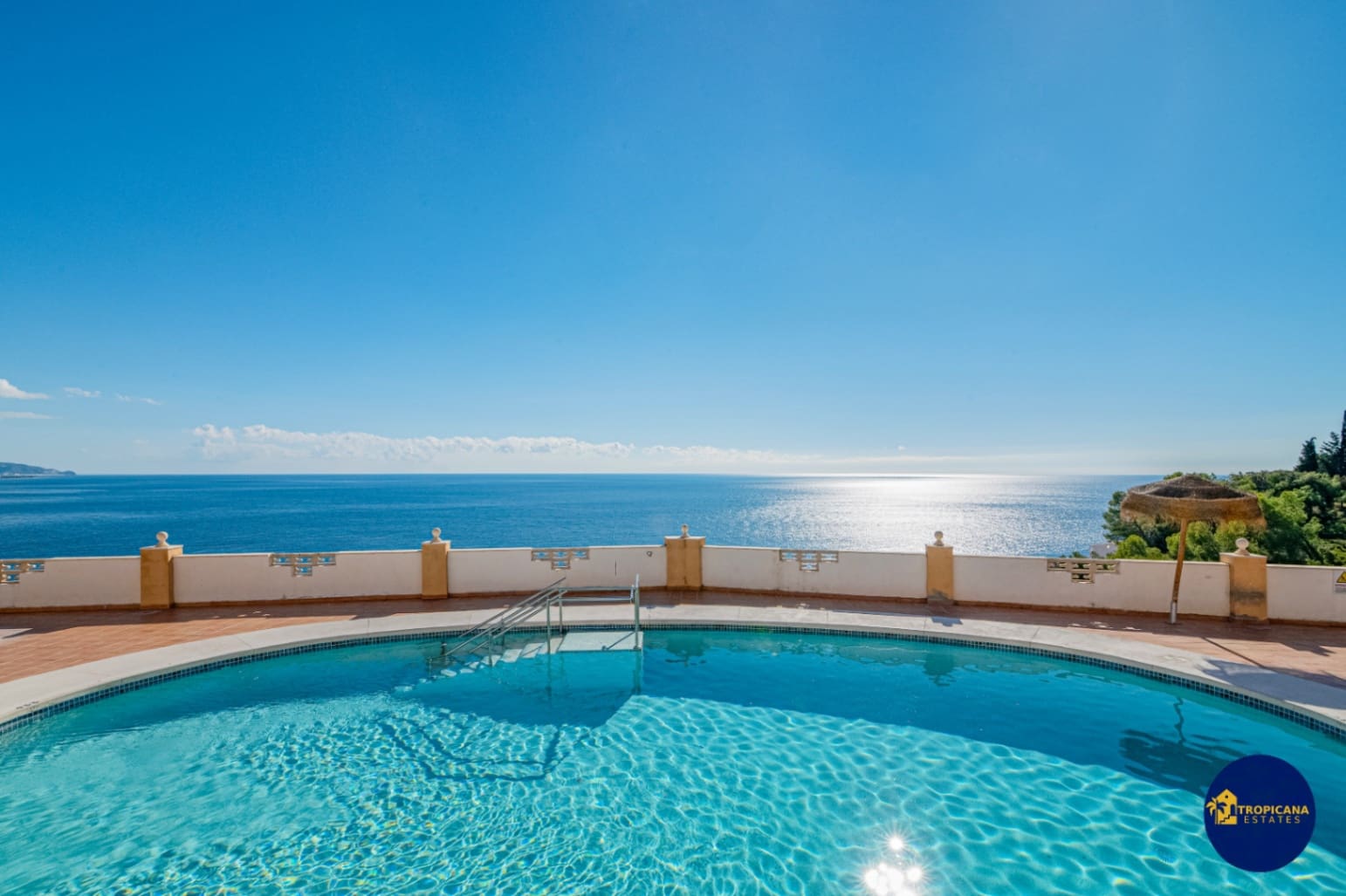 2 soverom Leilighet til salgs i Almunecar med svømmebasseng garasje - € 259 000 (Ref: 9432509)