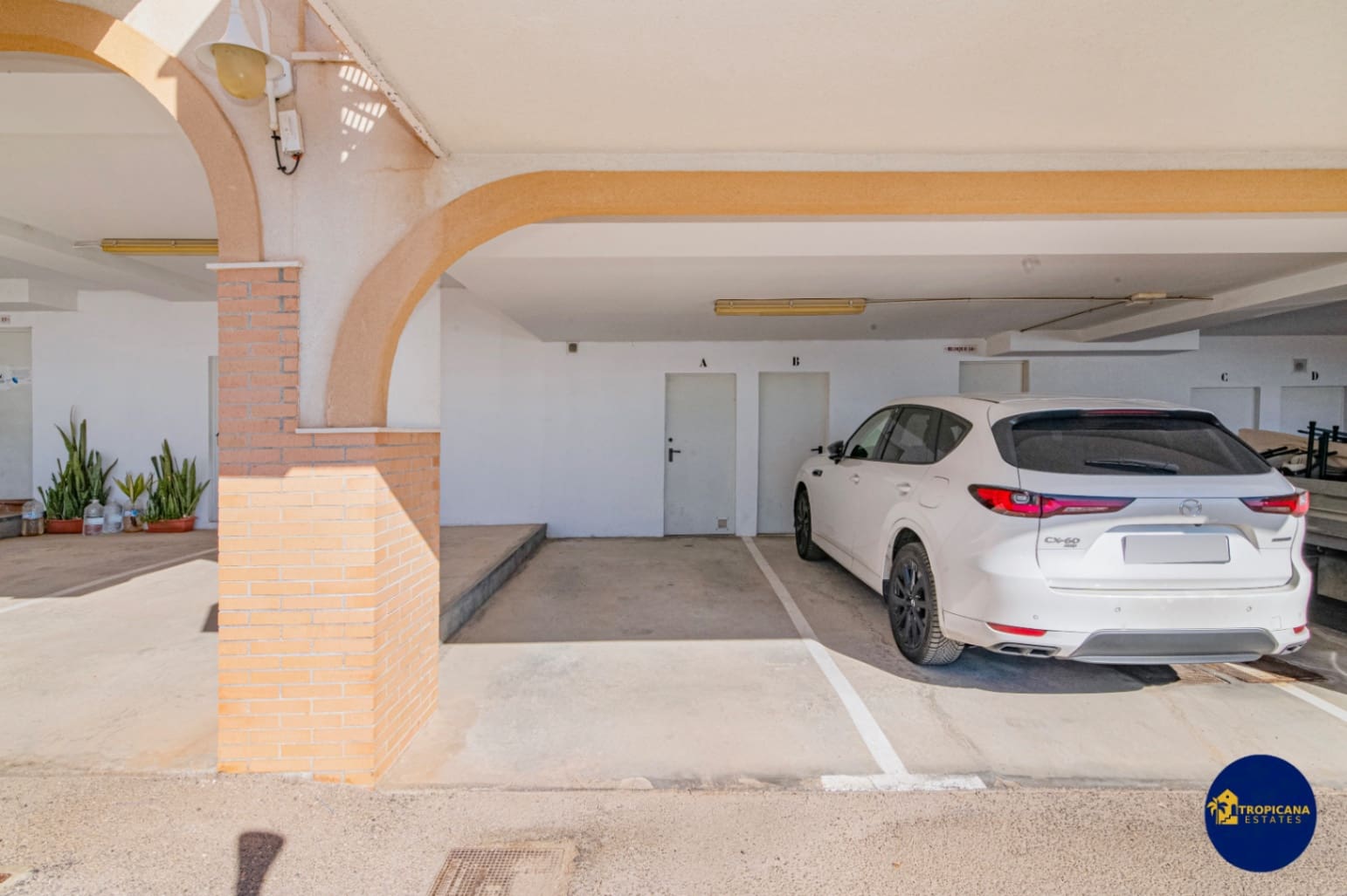 2 soverom Leilighet til salgs i Almunecar med svømmebasseng garasje - € 259 000 (Ref: 9432509)