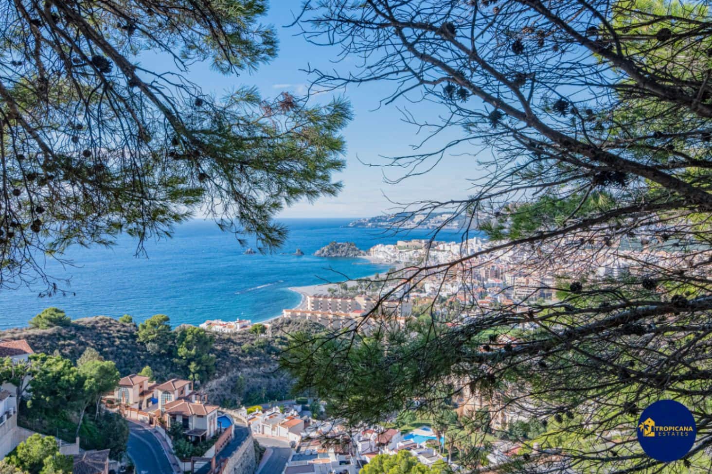 4 soveværelse Rækkehus til salg i Almunecar med swimmingpool garage - € 395.000 (Ref: 9441074)