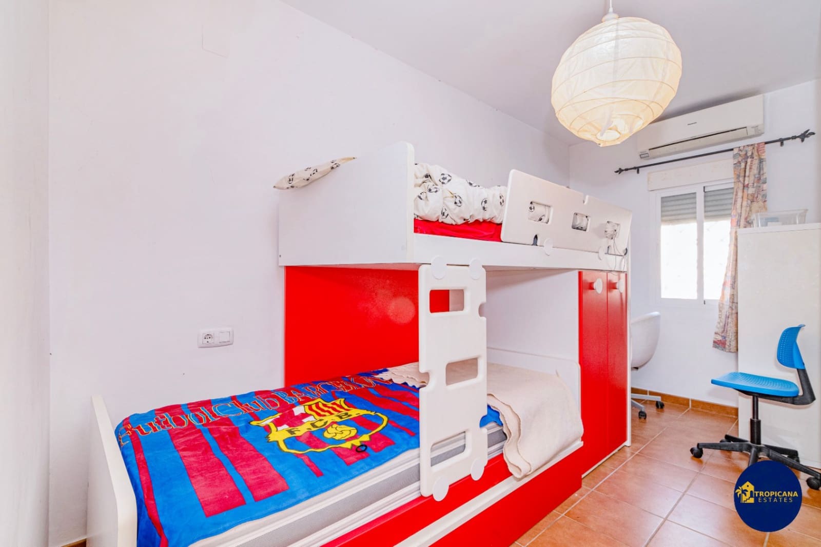 4 soveværelse Rækkehus til salg i Almunecar med swimmingpool garage - € 395.000 (Ref: 9441074)