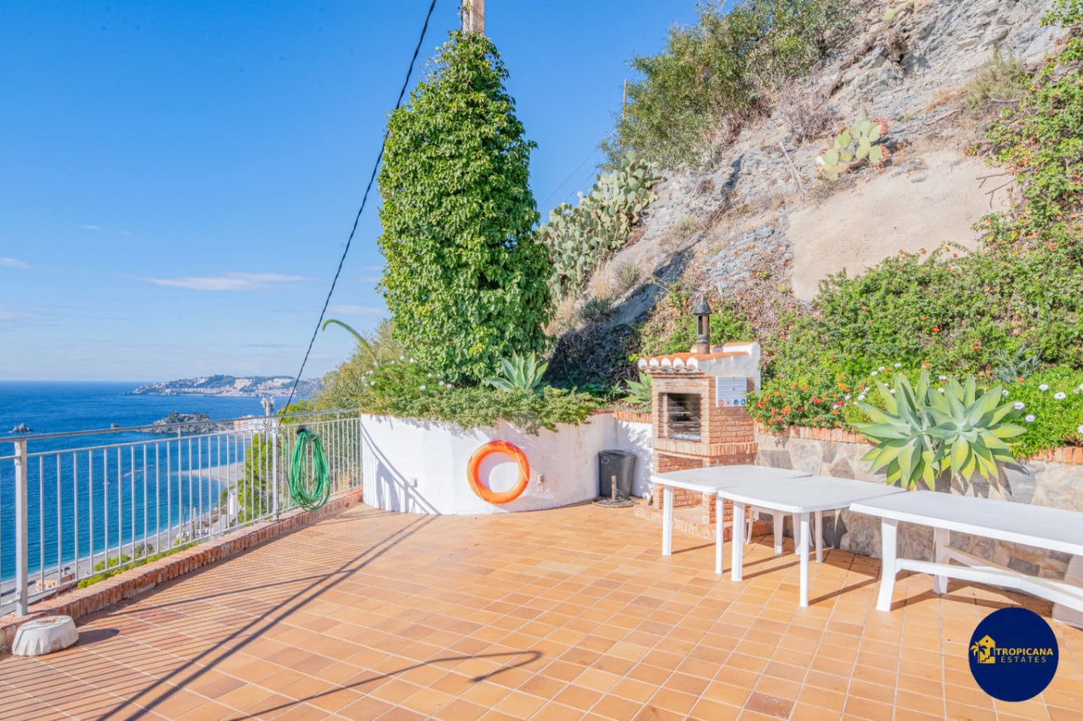 4 soveværelse Rækkehus til salg i Almunecar med swimmingpool garage - € 395.000 (Ref: 9441074)