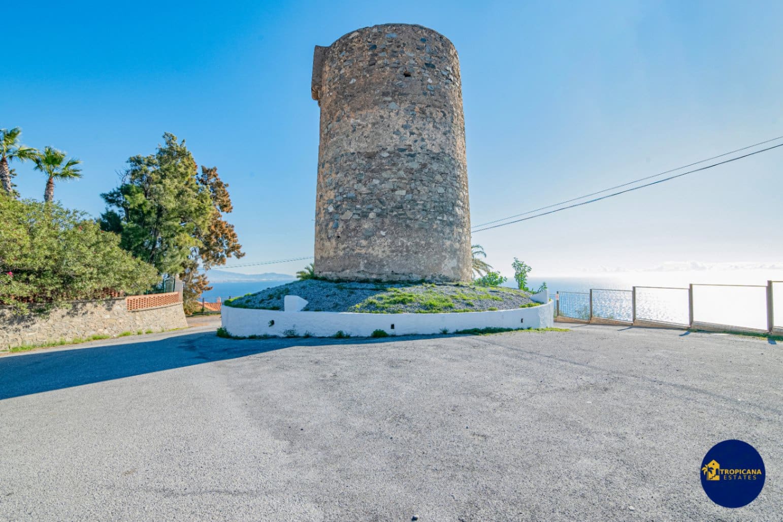 4 soveværelse Rækkehus til salg i Almunecar med swimmingpool garage - € 395.000 (Ref: 9441074)