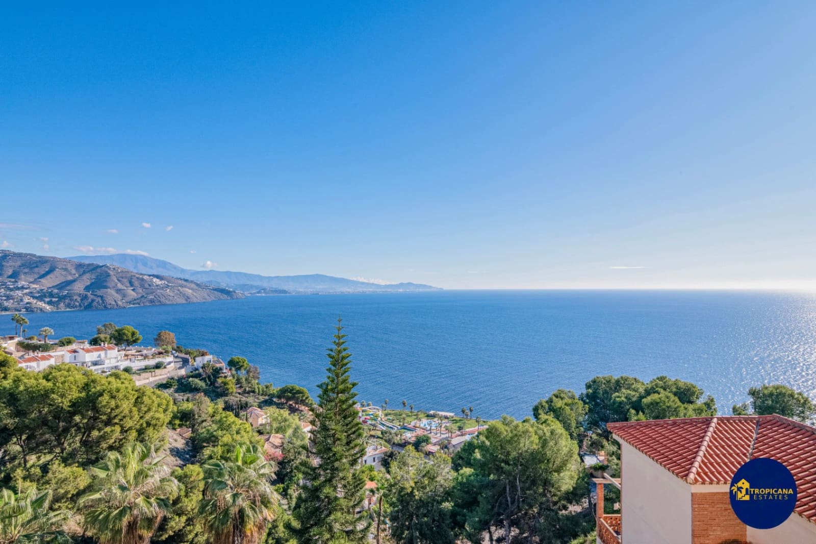 4 soveværelse Rækkehus til salg i Almunecar med swimmingpool garage - € 395.000 (Ref: 9441074)