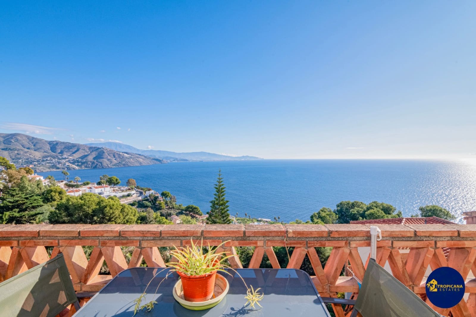 4 soveværelse Rækkehus til salg i Almunecar med swimmingpool garage - € 395.000 (Ref: 9441074)