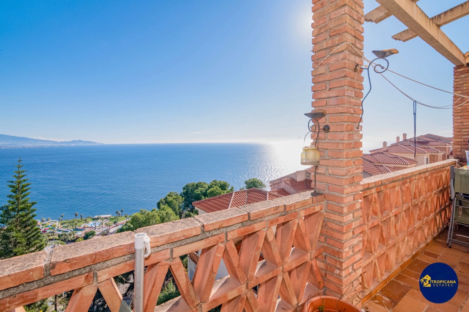 4 soveværelse Rækkehus til salg i Almunecar med swimmingpool garage - € 395.000 (Ref: 9441074)