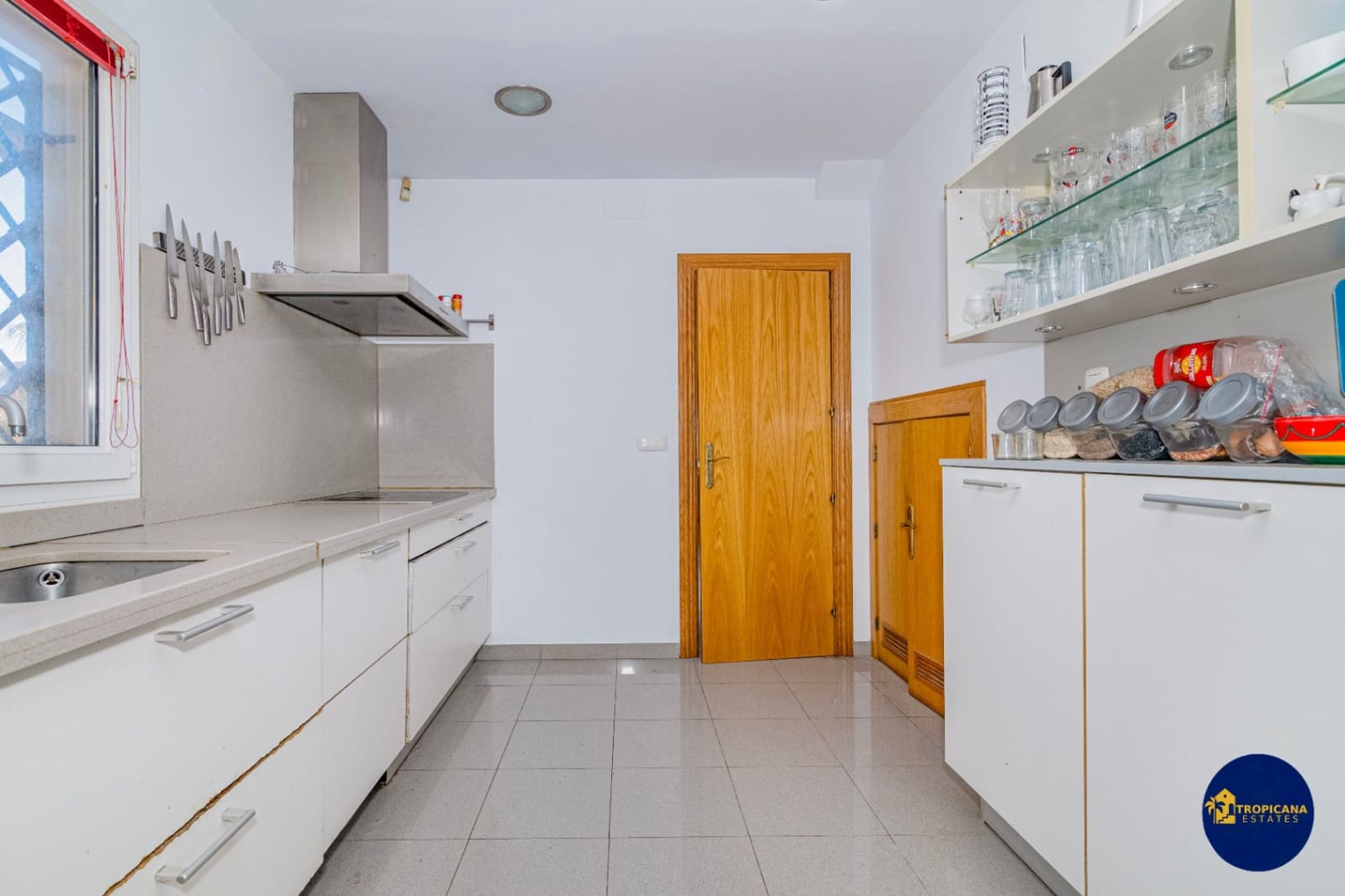 4 soveværelse Rækkehus til salg i Almunecar med swimmingpool garage - € 395.000 (Ref: 9441074)