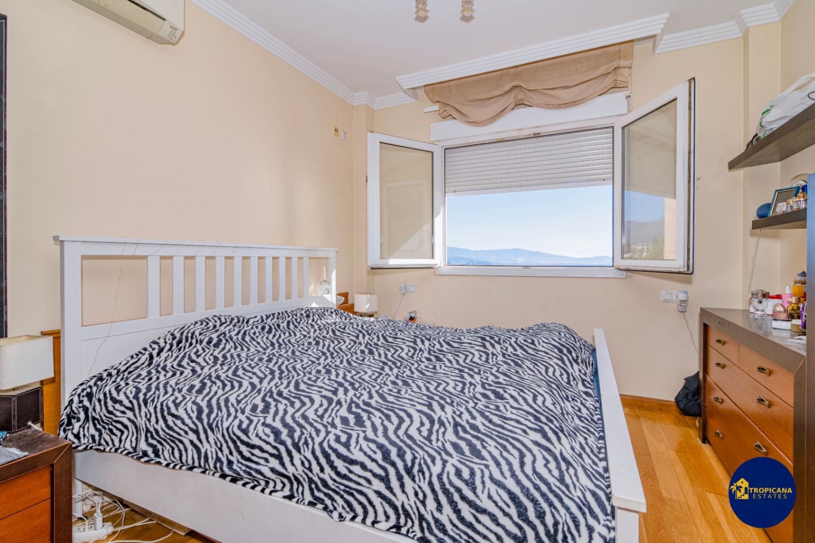 4 soveværelse Rækkehus til salg i Almunecar med swimmingpool garage - € 395.000 (Ref: 9441074)