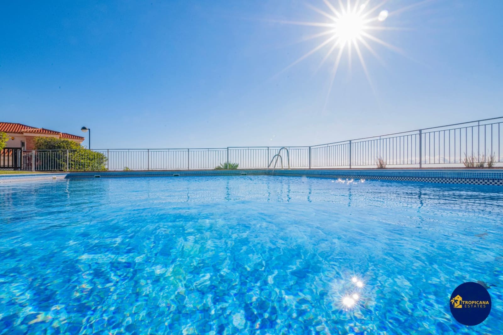 4 soveværelse Rækkehus til salg i Almunecar med swimmingpool garage - € 395.000 (Ref: 9441074)