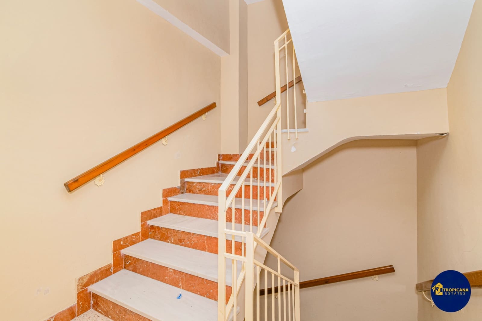 1 Zimmer Apartment zu verkaufen in Almunecar - 129.000 € (Ref: 9462536)