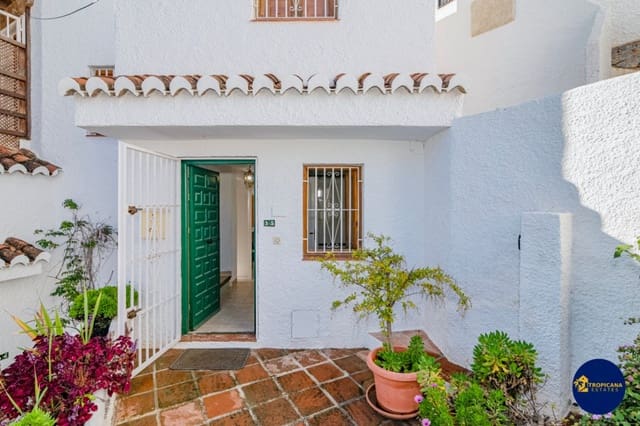 2 sovrum Radhus till salu i La Herradura, Almuñécar med pool - 325 000 € (Ref: 9471485)