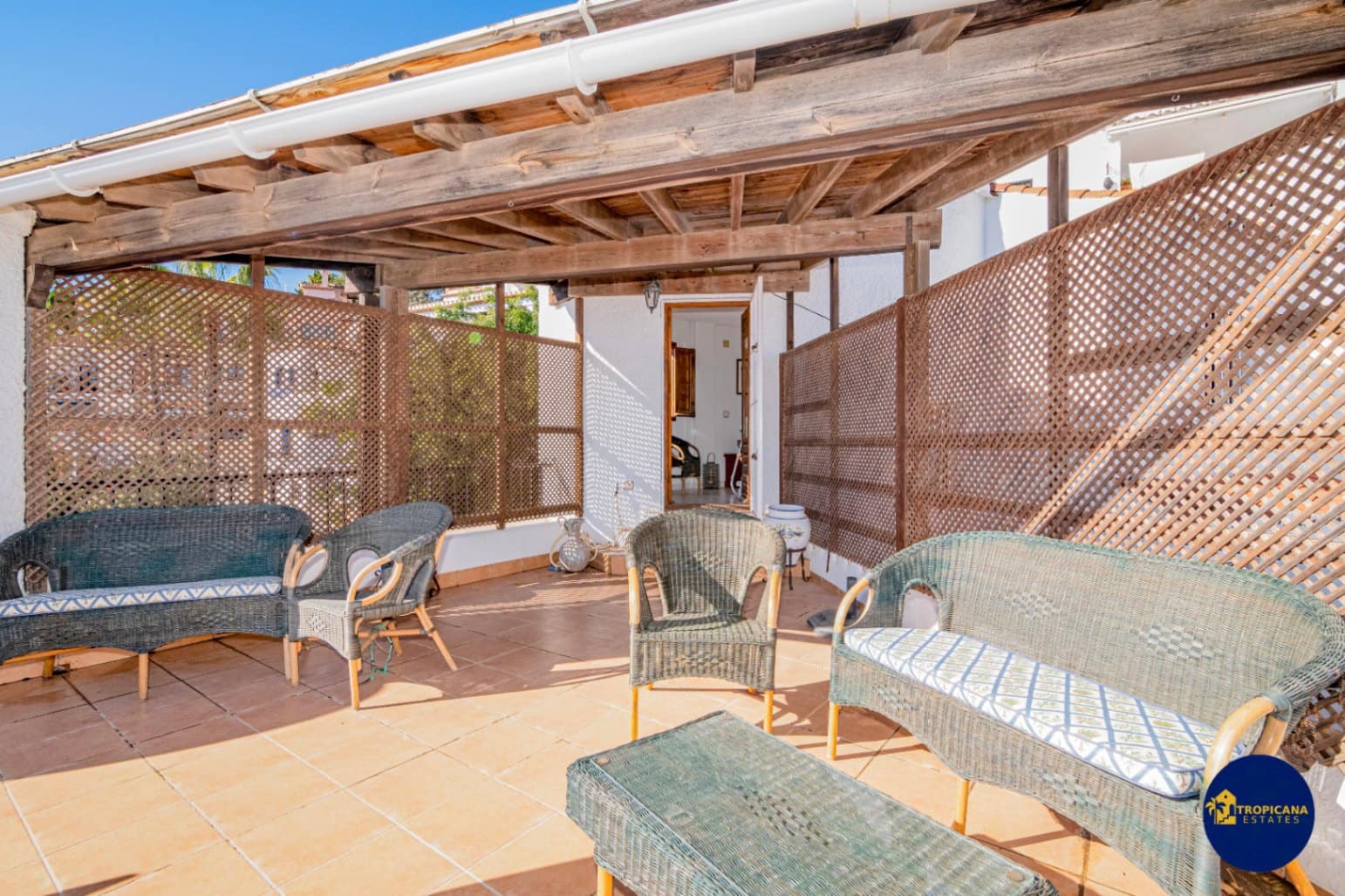 2 sovrum Radhus till salu i La Herradura med pool - 325 000 € (Ref: 9471485)