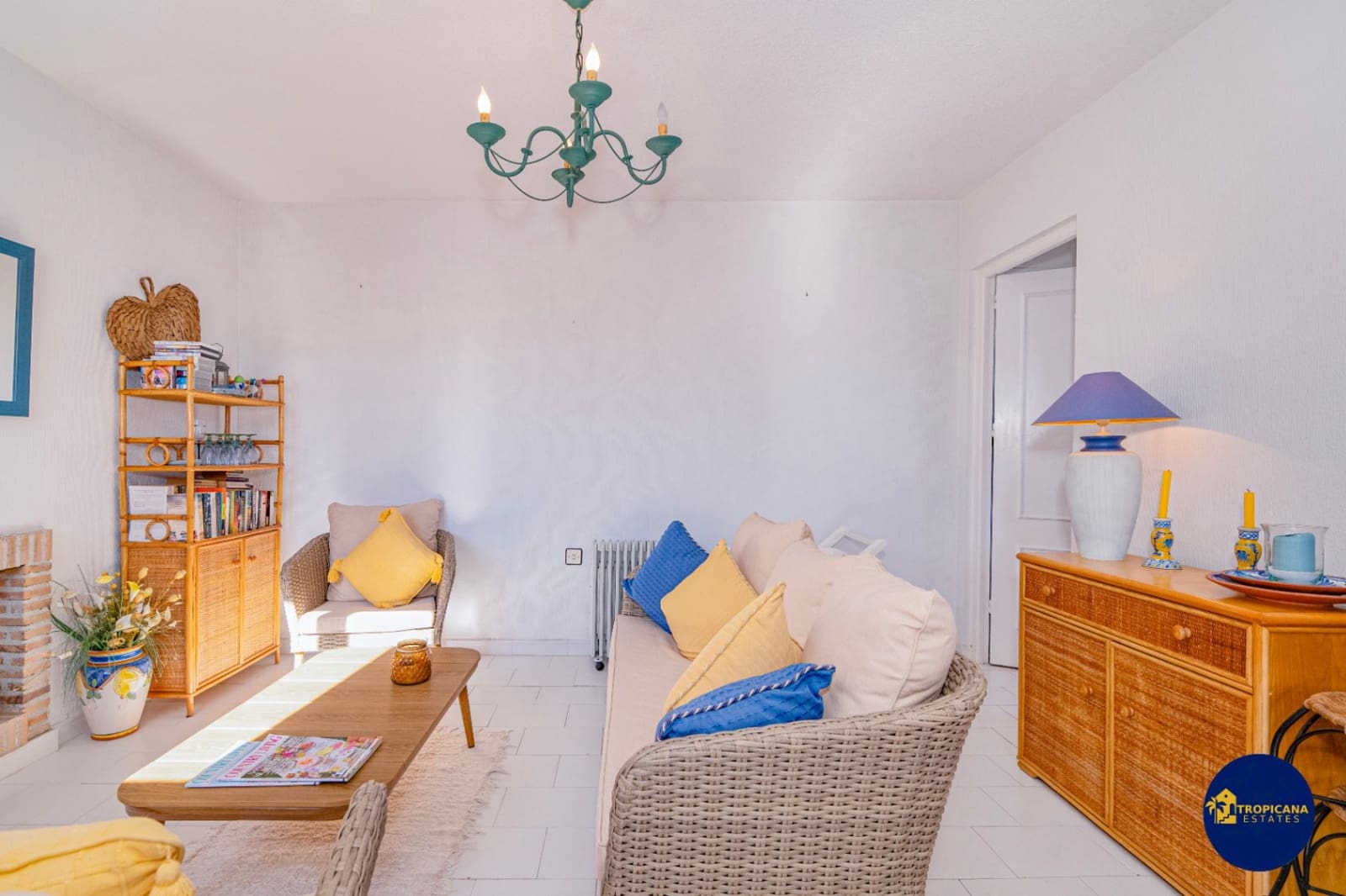 2 sovrum Radhus till salu i La Herradura med pool - 325 000 € (Ref: 9471485)