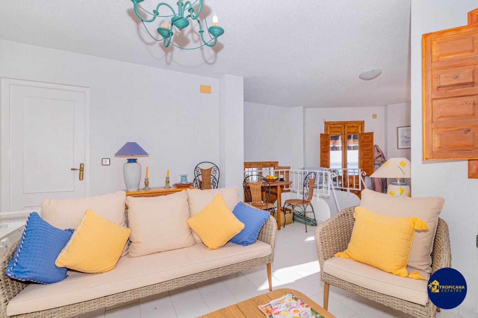 2 sovrum Radhus till salu i La Herradura med pool - 325 000 € (Ref: 9471485)