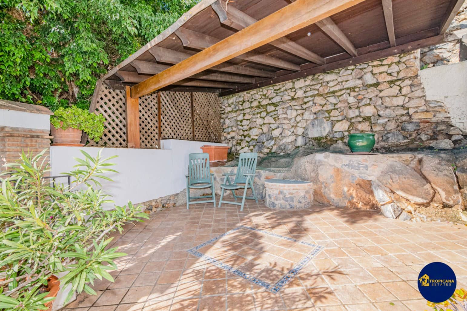 2 sovrum Radhus till salu i La Herradura med pool - 325 000 € (Ref: 9471485)