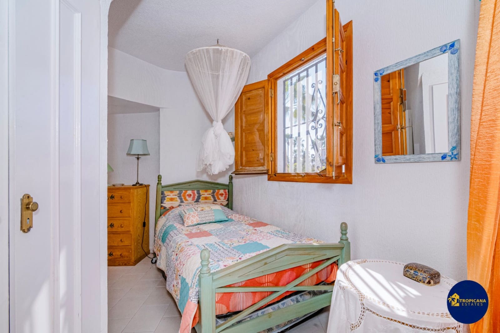 2 sovrum Radhus till salu i La Herradura med pool - 325 000 € (Ref: 9471485)