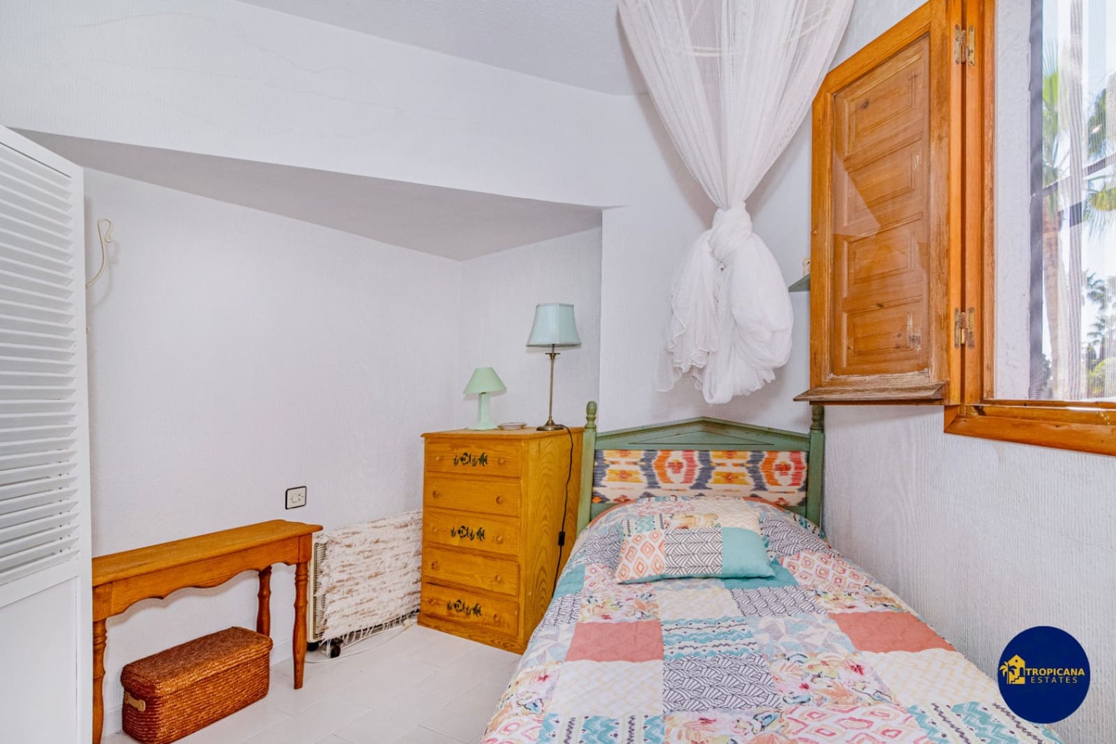 2 sovrum Radhus till salu i La Herradura med pool - 325 000 € (Ref: 9471485)