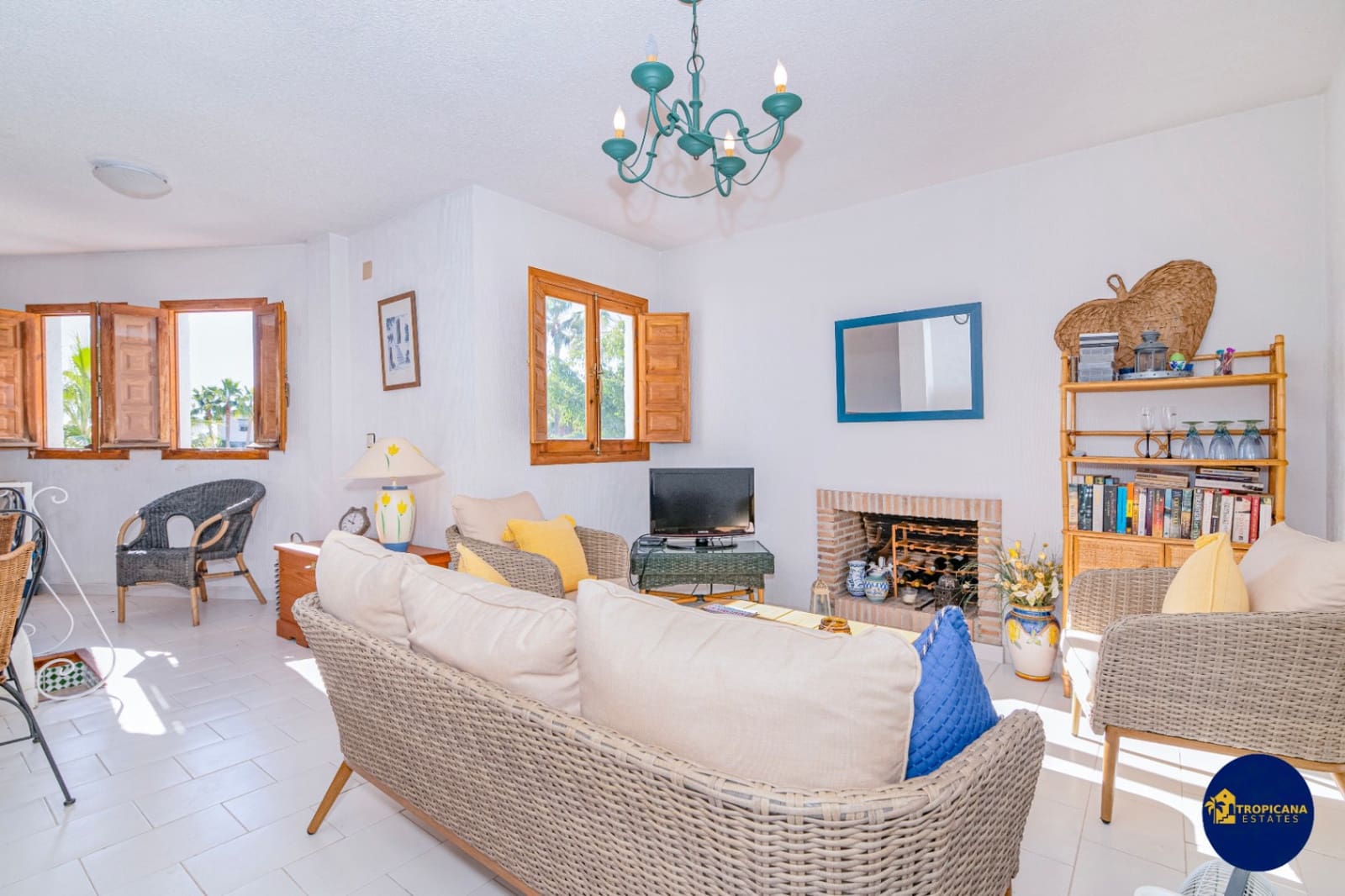 2 sovrum Radhus till salu i La Herradura med pool - 325 000 € (Ref: 9471485)