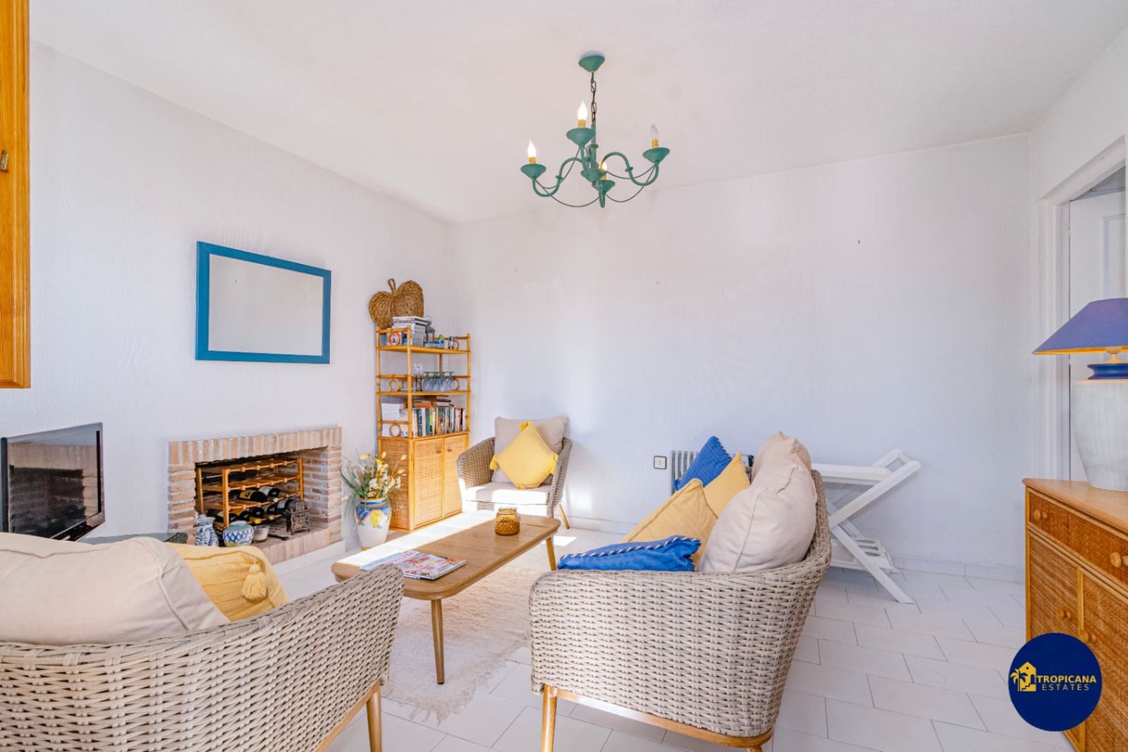 2 sovrum Radhus till salu i La Herradura med pool - 325 000 € (Ref: 9471485)