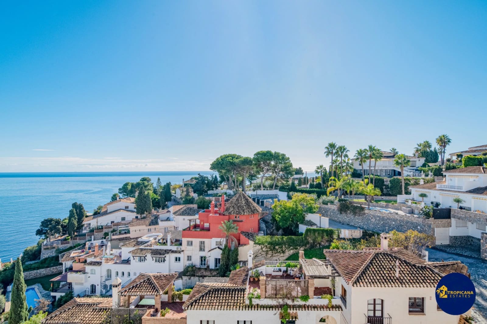 2 sovrum Radhus till salu i La Herradura med pool - 325 000 € (Ref: 9471485)