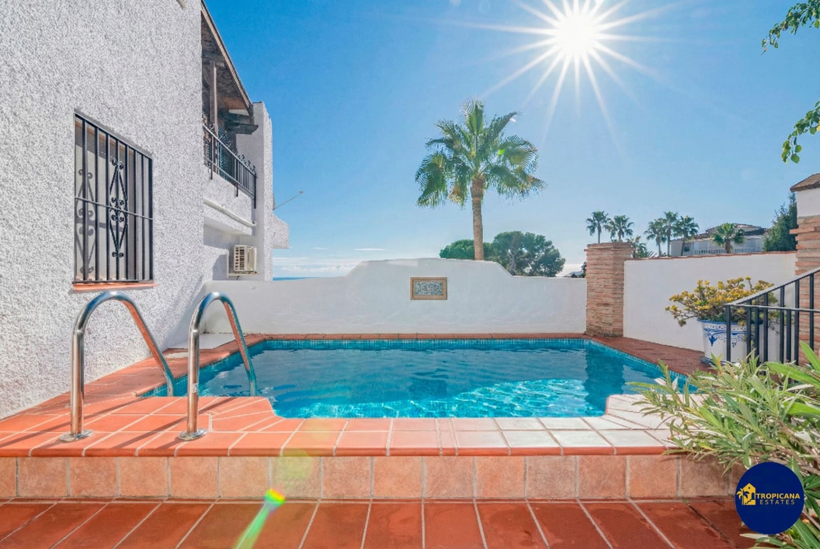 2 sovrum Radhus till salu i La Herradura med pool - 325 000 € (Ref: 9471485)