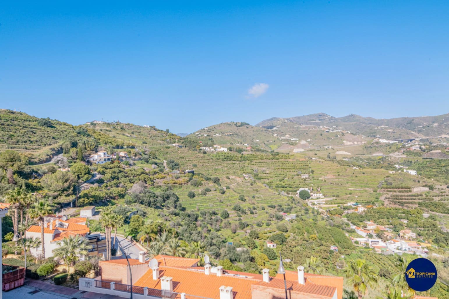 4 makuuhuone Rivitalo myytävänä paikassa Almunecar mukana uima-altaan 
autotalli - 329 000 € (Ref: 9627067)