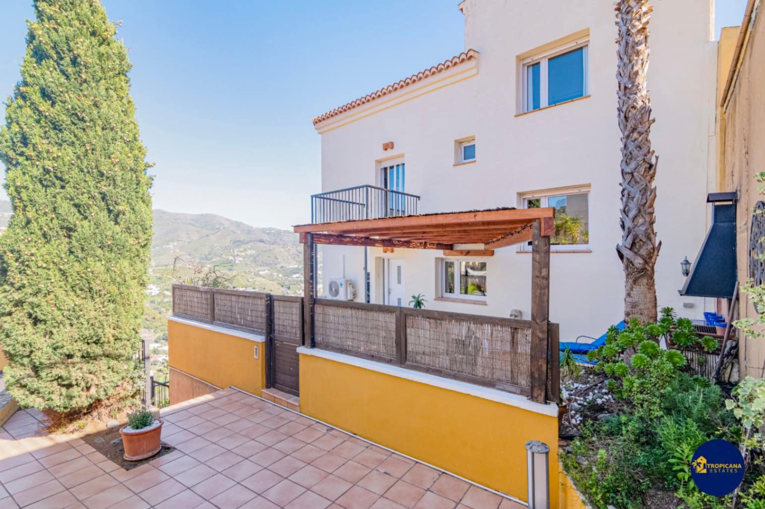 4 makuuhuone Rivitalo myytävänä paikassa Almunecar mukana uima-altaan 
autotalli - 329 000 € (Ref: 9627067)