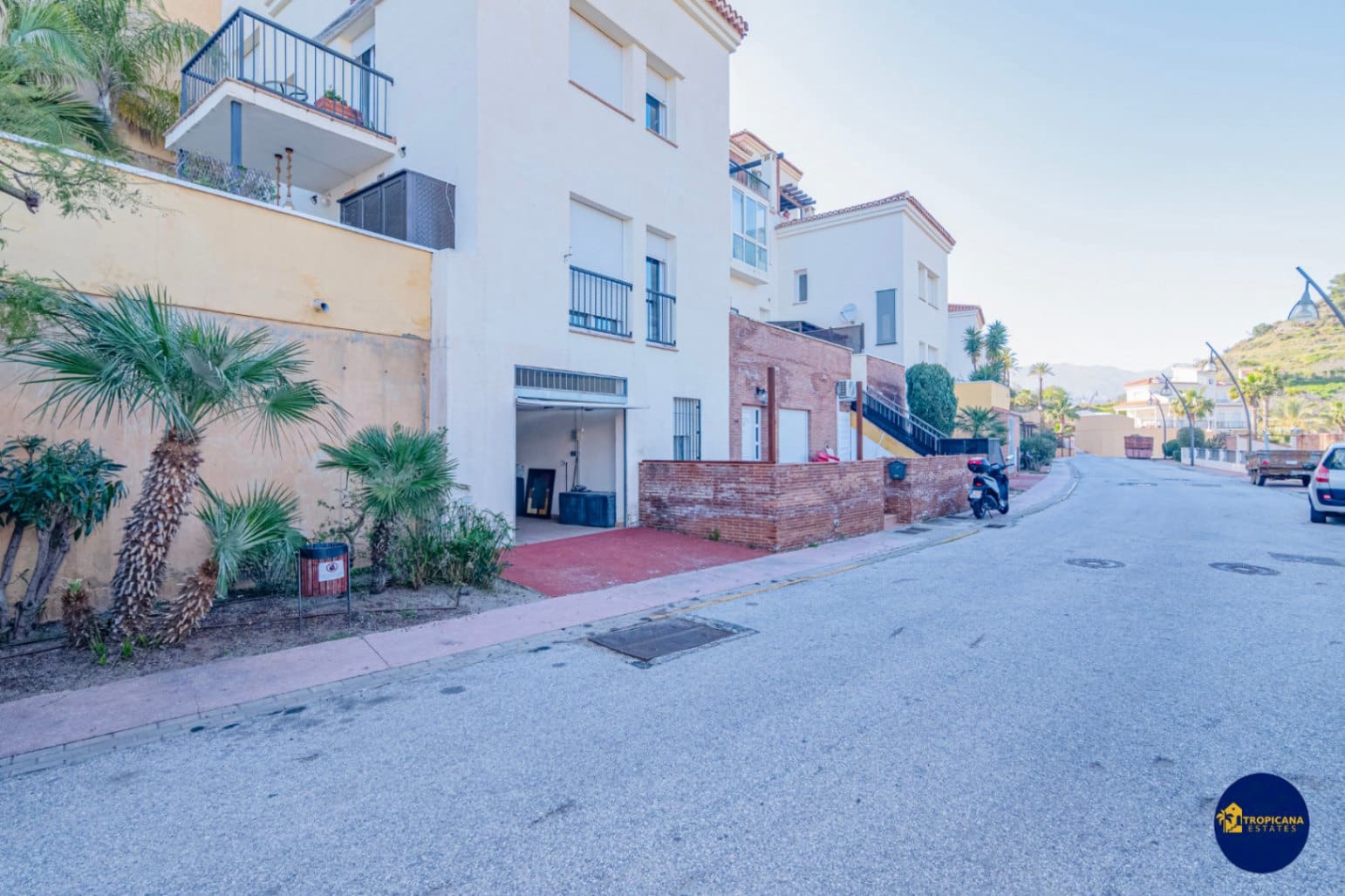 4 makuuhuone Rivitalo myytävänä paikassa Almunecar mukana uima-altaan 
autotalli - 329 000 € (Ref: 9627067)