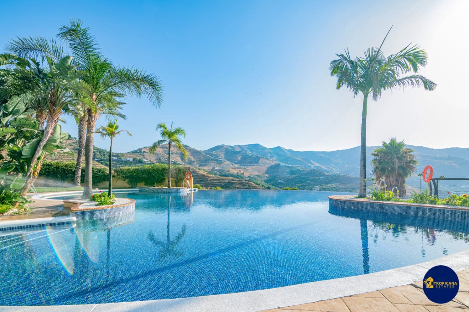 4 makuuhuone Rivitalo myytävänä paikassa Almunecar mukana uima-altaan 
autotalli - 329 000 € (Ref: 9627067)