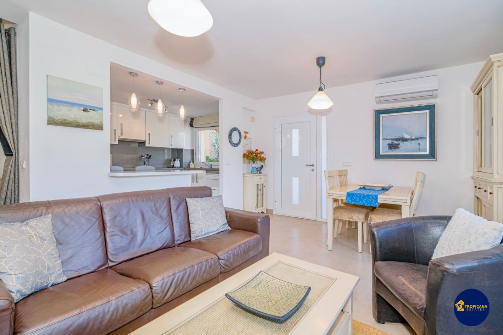 4 makuuhuone Rivitalo myytävänä paikassa Almunecar mukana uima-altaan 
autotalli - 329 000 € (Ref: 9627067)