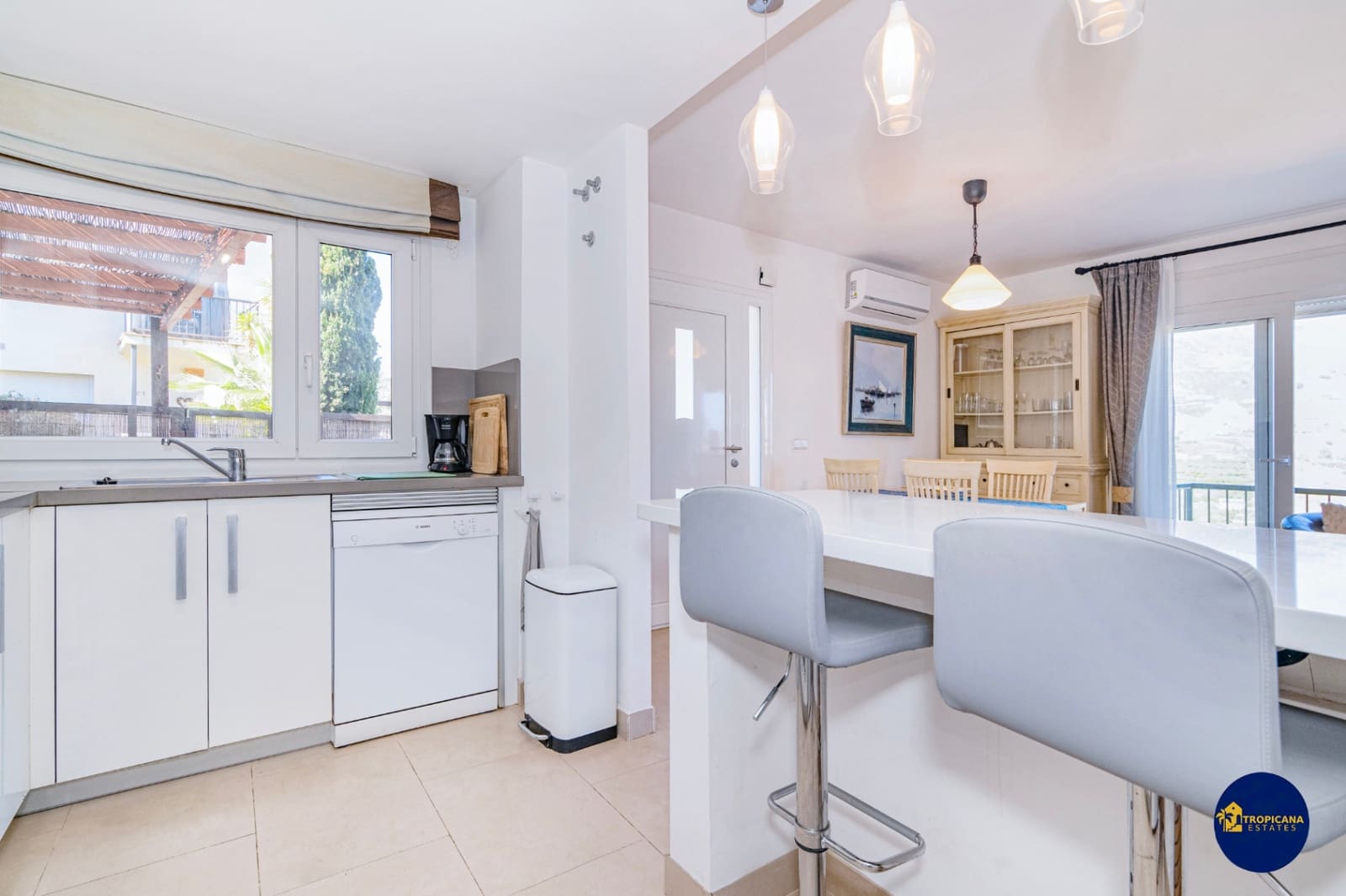 4 makuuhuone Rivitalo myytävänä paikassa Almunecar mukana uima-altaan 
autotalli - 329 000 € (Ref: 9627067)