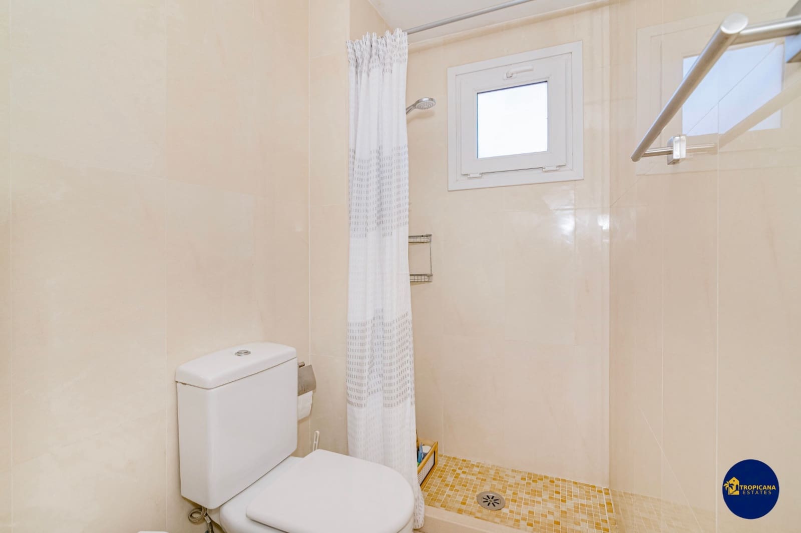 4 makuuhuone Rivitalo myytävänä paikassa Almunecar mukana uima-altaan 
autotalli - 329 000 € (Ref: 9627067)