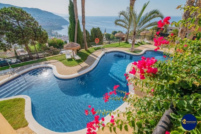 4 sovrum Radhus till salu i Almuñécar med pool garage - 329 000 € (Ref: 9627067)