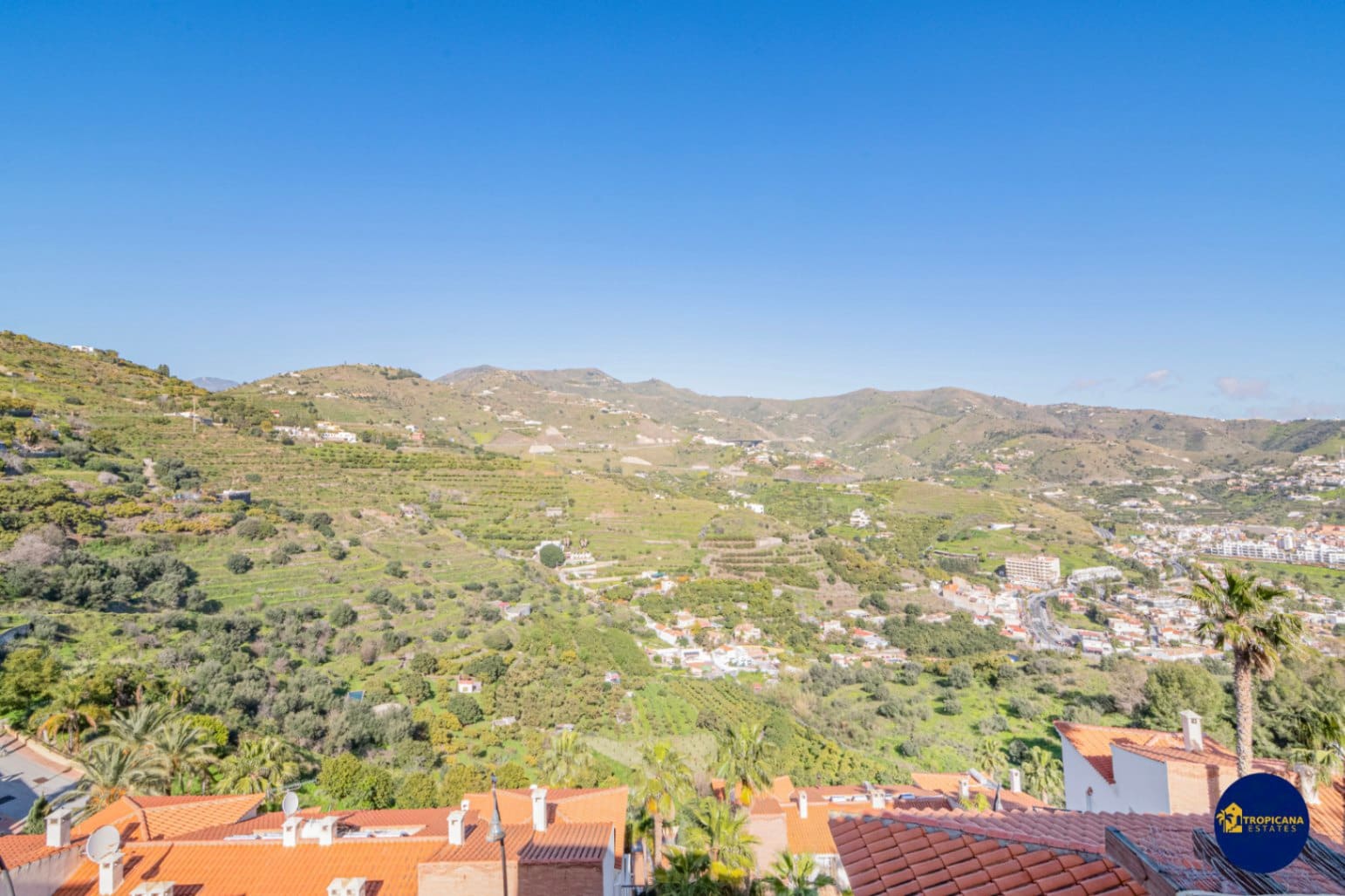 4 makuuhuone Rivitalo myytävänä paikassa Almunecar mukana uima-altaan 
autotalli - 329 000 € (Ref: 9627067)