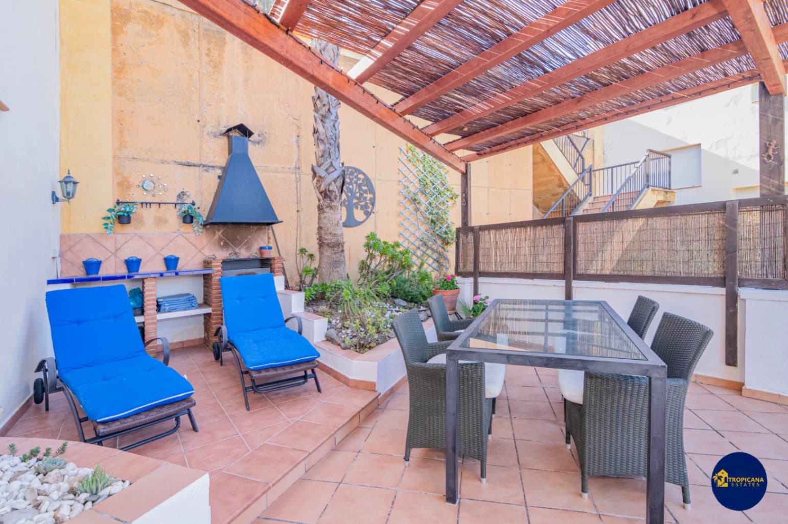 4 makuuhuone Rivitalo myytävänä paikassa Almunecar mukana uima-altaan 
autotalli - 329 000 € (Ref: 9627067)