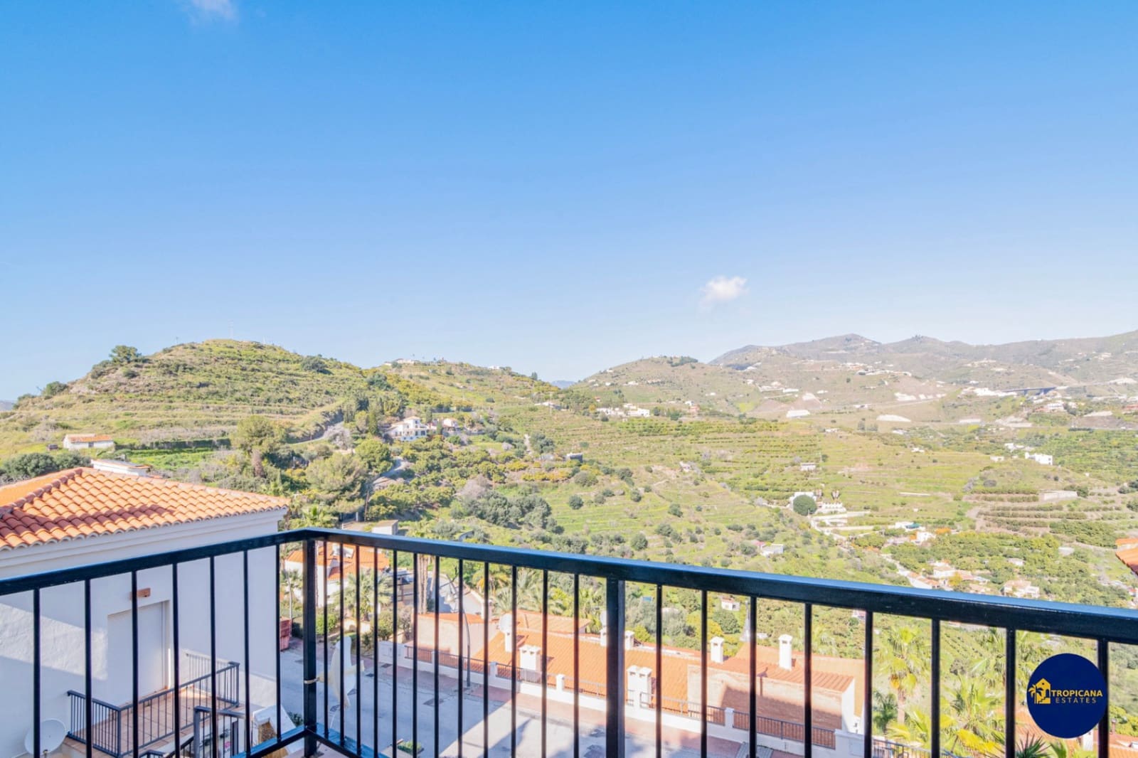 4 makuuhuone Rivitalo myytävänä paikassa Almunecar mukana uima-altaan 
autotalli - 329 000 € (Ref: 9627067)